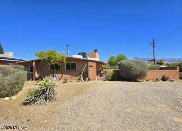 Property at 4743 E Scarlett St, Tucson, AZ 85711, 3 beds, 3 baths