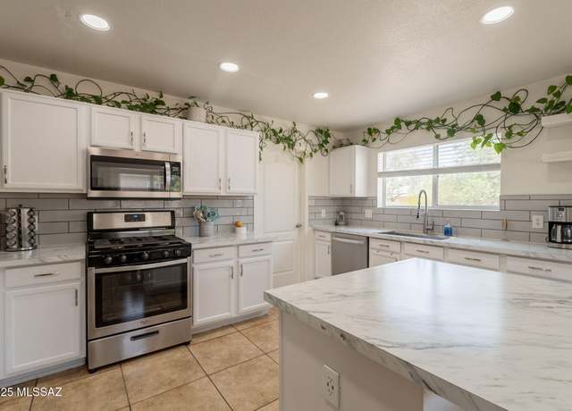 Property at 3418 S Desert Echo Rd, Tucson, AZ 85735, 3 beds, 2 baths