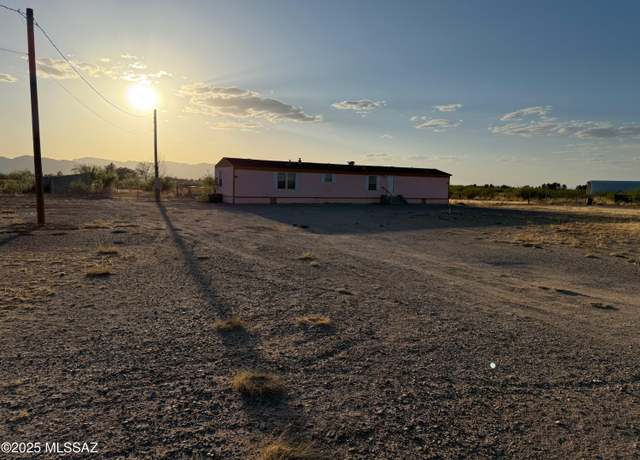 Property at 3727 N Wadsworth Rd, Willcox, AZ 85643, 3 beds, 2 baths