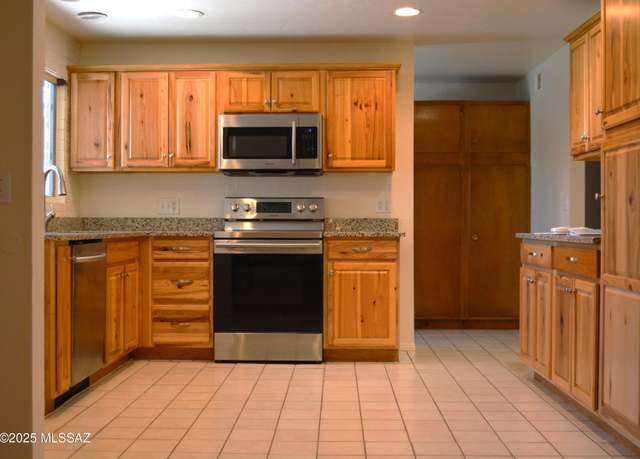 Property at 7615 E Golf Links Rd, Tucson, AZ 85730, 3 beds, 2 baths