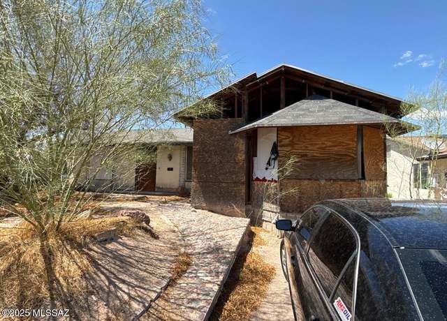 Property at 2630 W Vereda Verde, Tucson, AZ 85746, 3 beds, 2 baths