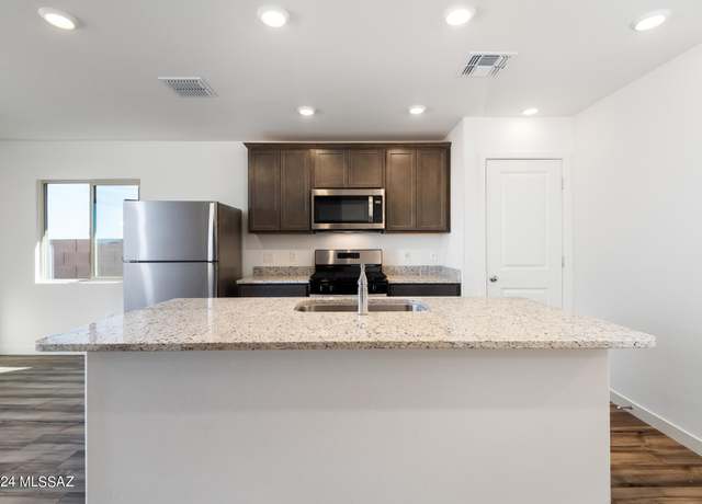 Property at 21999 E Wayward Ln, Red Rock, AZ 85145, 3 beds, 2 baths