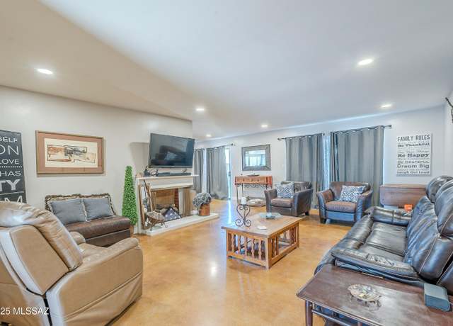 Property at 6120 E 5th St Unit B121, Tucson, AZ 85711, 3 beds, 2.5 baths