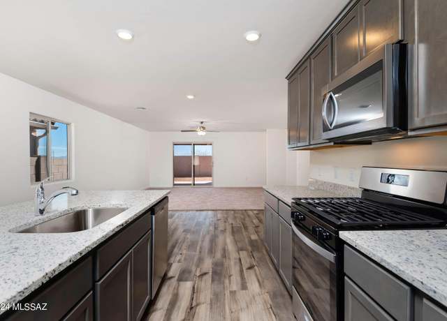Property at 21945 E Wayward Ln, Red Rock, AZ 85145, 4 beds, 2 baths
