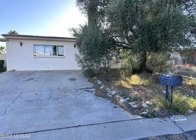 Property at 2418 S Palm Springs Dr, Tucson, AZ 85710, 3 beds, 2 baths