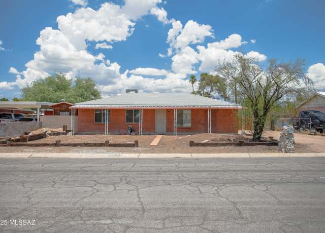 Property at 5843 E Calle Silvosa, Tucson, AZ 85711, 3 beds, 2 baths