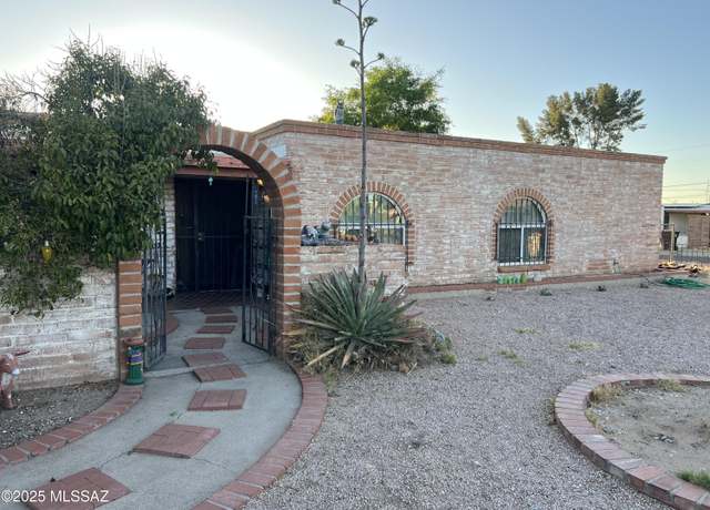 Property at 5802 S Columbus Blvd, Tucson, AZ 85706, 4 beds, 2 baths