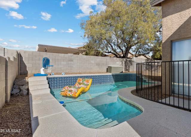 Property at 10013 E Rocky Wash Dr, Tucson, AZ 85748, 4 beds, 2 baths
