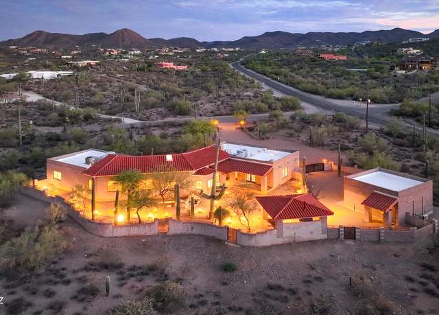 Property at 4460 W Crestview Rd, Tucson, AZ 85745, 3 beds, 2.5 baths