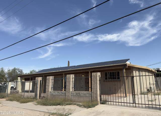 Property at 302 W Aragon Rd, Tucson, AZ 85756, 3 beds, 2 baths