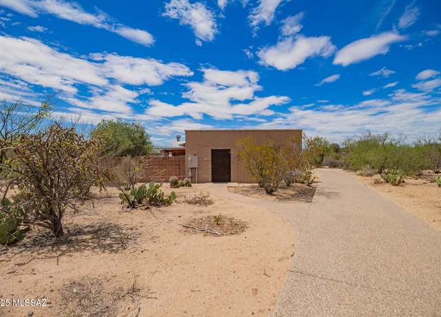 Property at 6220 S Mesquite Trl, Tucson, AZ 85747, 2 beds, 1 bath