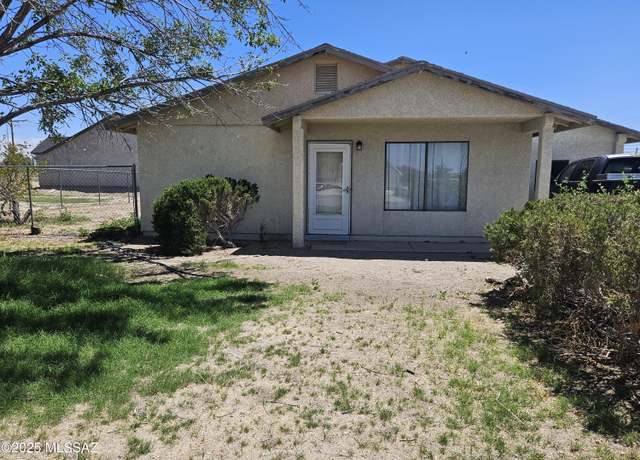 Property at 104 S Casas Lindas Dr, Willcox, AZ 85643, 4 beds, 2 baths