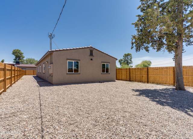 Property at 1335 W El Caminito Pl, Tucson, AZ 85705, 5 beds, 3 baths