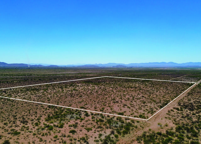 Property at 38.76 Acre S Los Gatos Trl #8, Pearce, AZ 85625