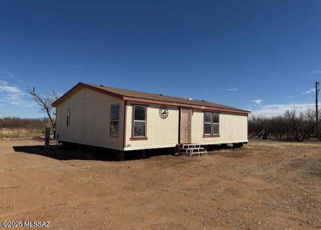 Property at 433 E Camino De Pampas, Huachuca City, AZ 85616, 3 beds, 2 baths