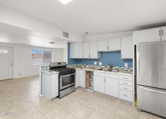 Property at 4041 N Kim Pl, Tucson, AZ 85705, 3 beds, 2 baths