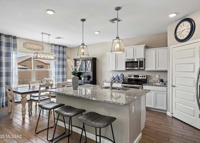 Property at 1073 Whispering Meadows Ct, Sahuarita, AZ 85629, 4 beds, 2 baths