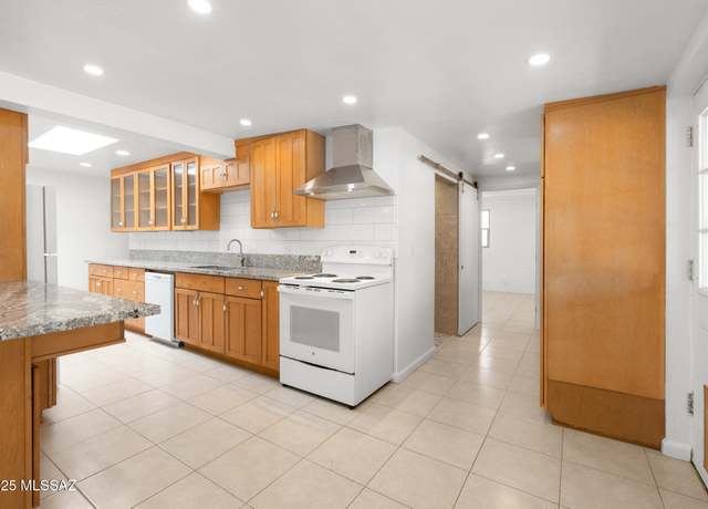 Property at 2762 La Verne Ave N, Tucson, AZ 85712, 3 beds, 2 baths