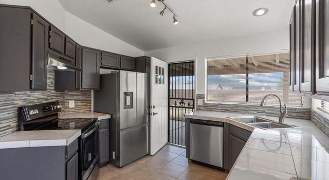 Photo of 10261 E Woodhaven Ln, Tucson, AZ 85748