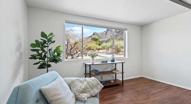 Photo of 424 E Windy Peak Cir, Tucson, AZ 85704
