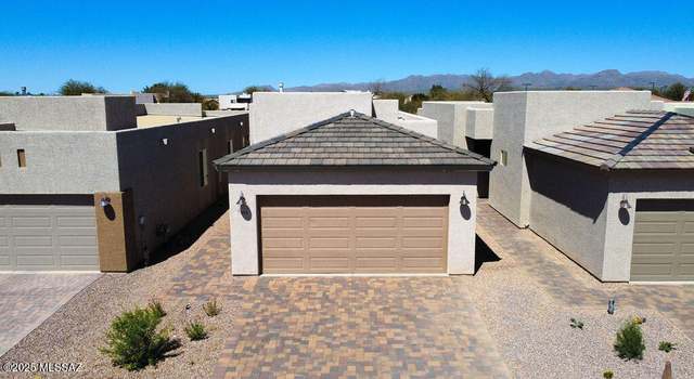 Photo of 7404 W Barrel Racer Rd, Tucson, AZ 85743
