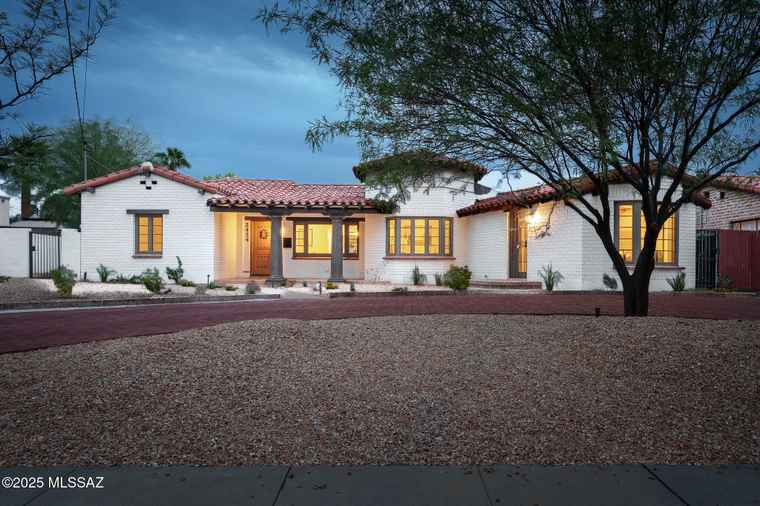 Photo of 2424 E 8th St St Tucson, AZ 85719