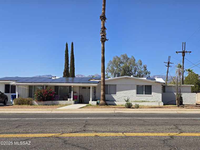 Photo of 8401 E Kenyon Dr Tucson, AZ 85710