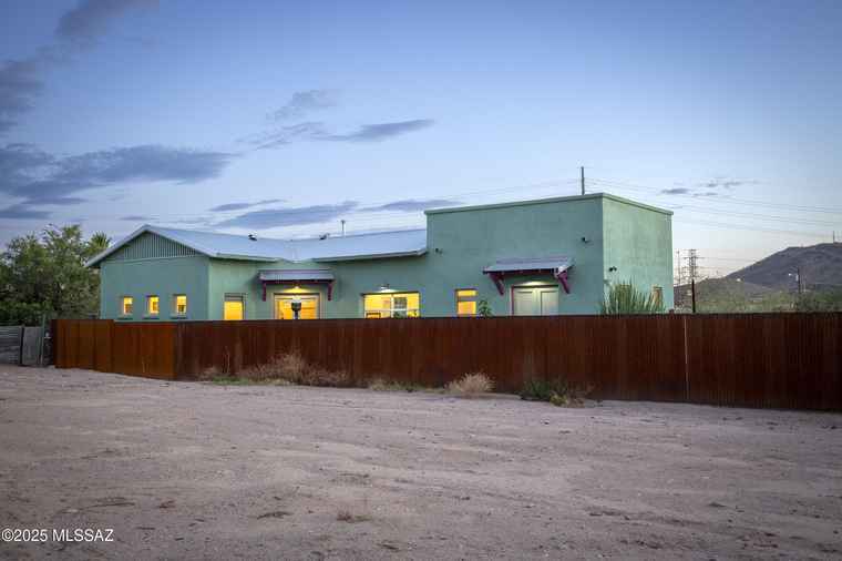 Photo of 513 W Oury St Tucson, AZ 85705