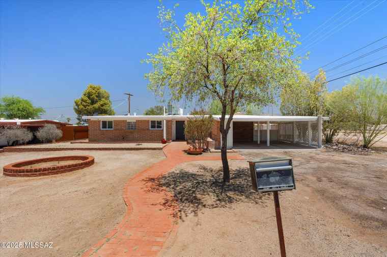 Photo of 5457 E Holmes St Tucson, AZ 85711