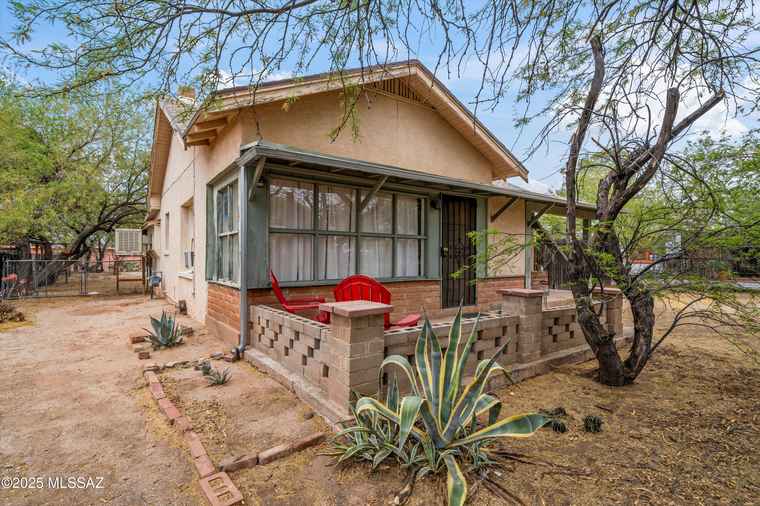 Photo of 823 E Freeman Pl Tucson, AZ 85719