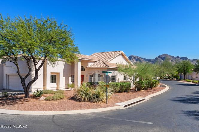 1539 W Carmel Pointe Dr, Oro Valley, AZ 85737 | MLS# 22321594 | Redfin