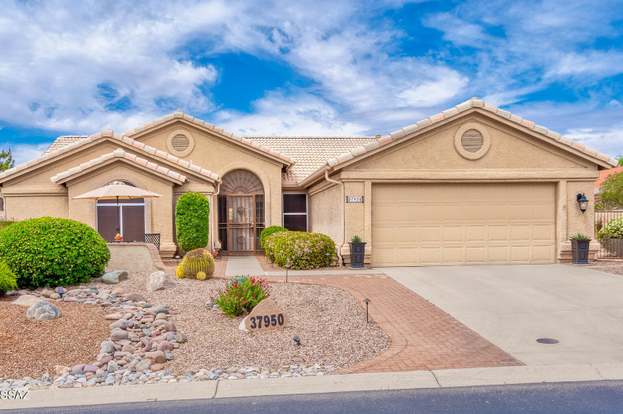 https://ssl.cdn-redfin.com/photo/115/mbphoto/234/genMid.22210234_1.jpg
