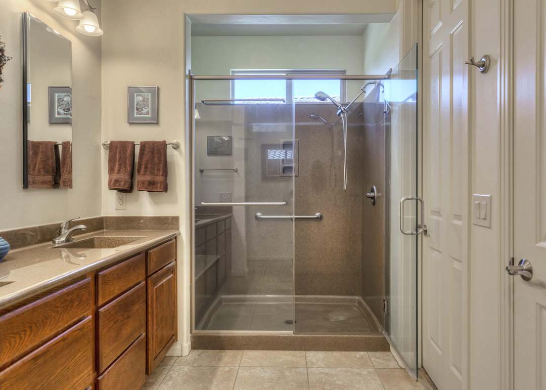 2180 E Thunderchief Dr, Green Valley, AZ 85614