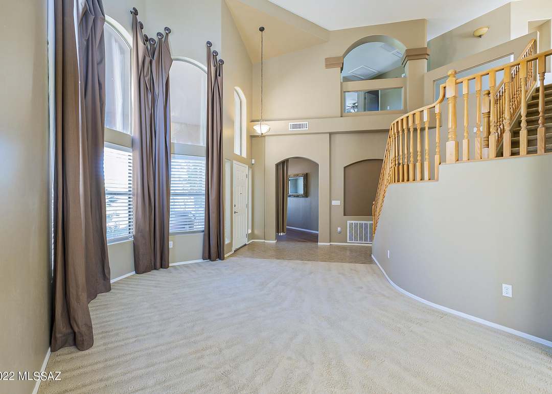 633 W Sonatina Ln, Oro Valley, AZ 85737