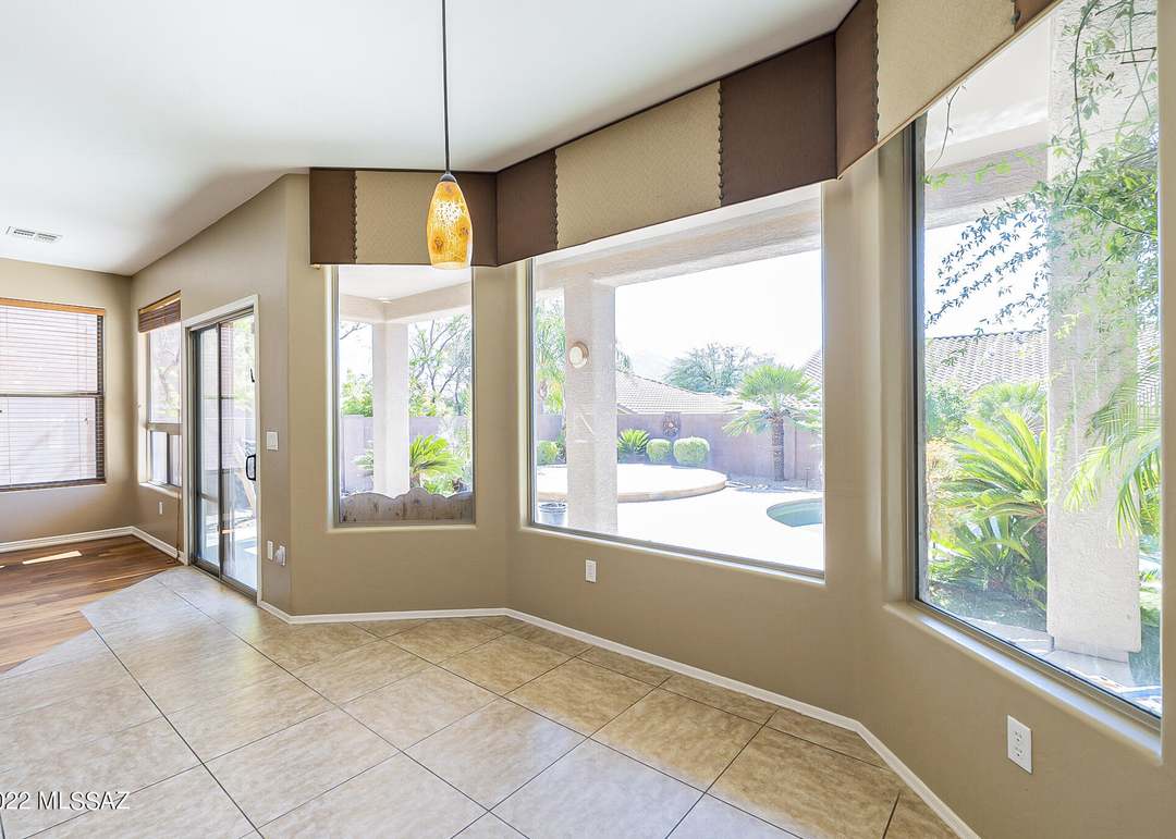 633 W Sonatina Ln, Oro Valley, AZ 85737