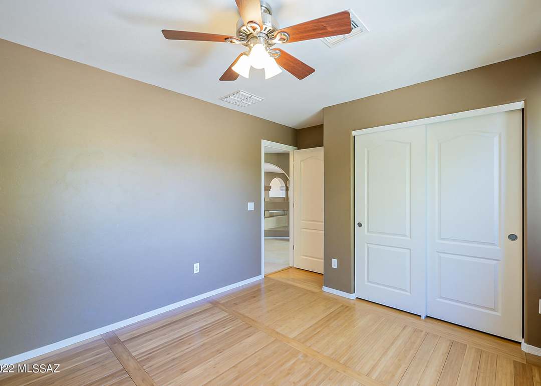 633 W Sonatina Ln, Oro Valley, AZ 85737