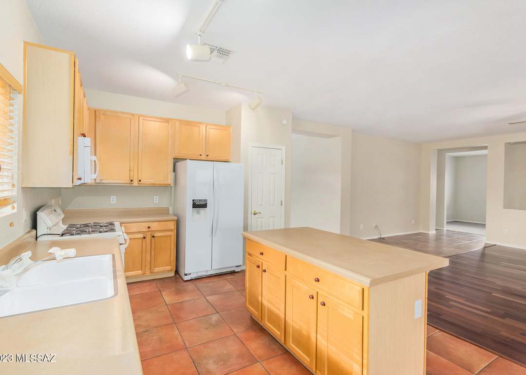 10833 S Camino San Clemente, Vail, AZ 85641