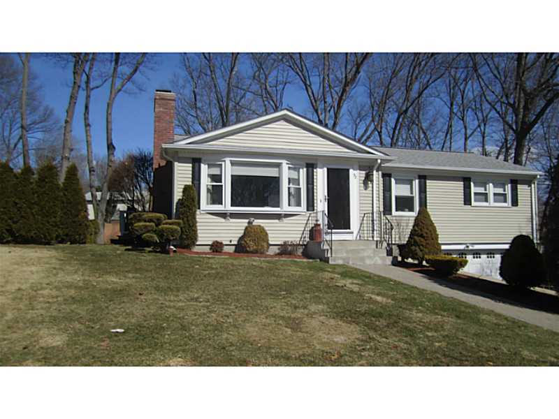 52 Ferncrest Dr, Cumberland, RI 02864