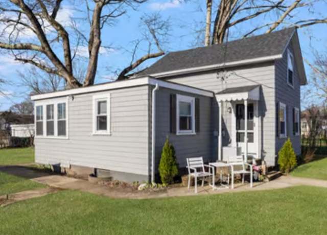 Property at 32 Northup St, Warwick, RI 02889, 2 beds, 1 bath