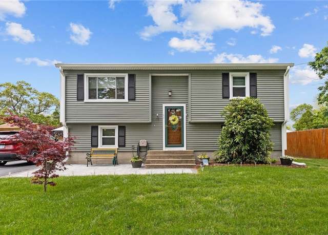 Property at 65 Pequot Ave, Warwick, RI 02889, 3 beds, 1 bath