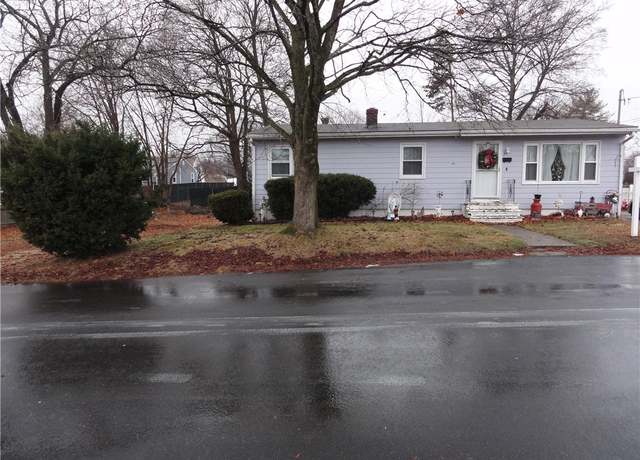 Property at 31 Auburn Ave, Johnston, RI 02919, 3 beds, 1.5 baths