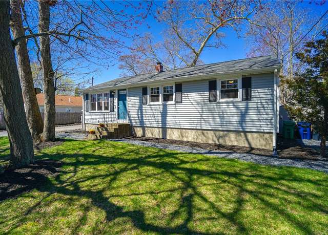 Property at 55 Fern St, Warwick, RI 02889, 3 beds, 1 bath