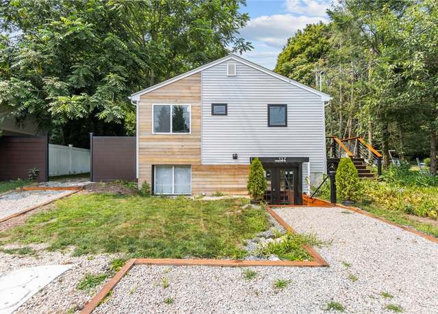 Property at 137 Overlook Dr, Warwick, RI 02818, 3 beds, 1 bath