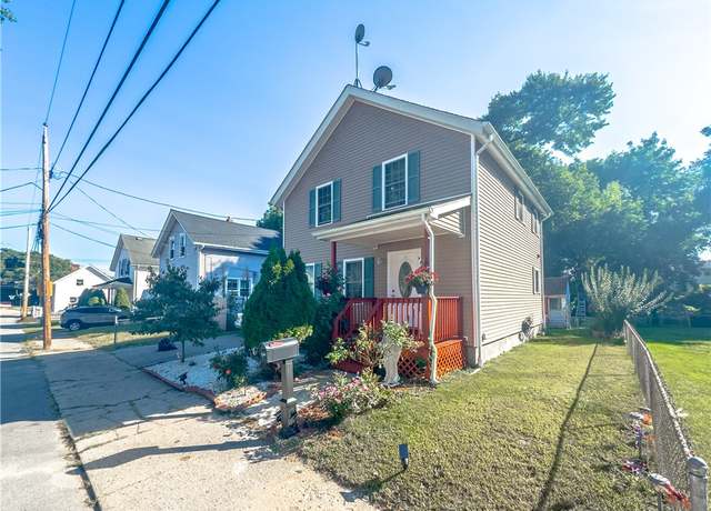 Property at 8 Arnold Ave, Lincoln, RI 02865, 3 beds, 1.5 baths