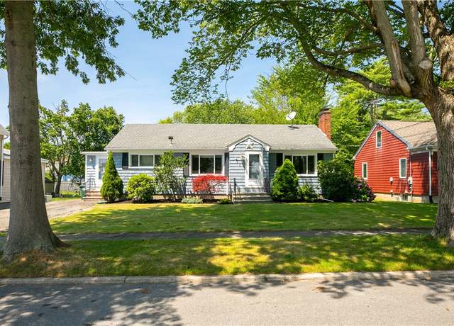 Property at 61 Richmond St, Bristol, RI 02809, 3 beds, 1.5 baths
