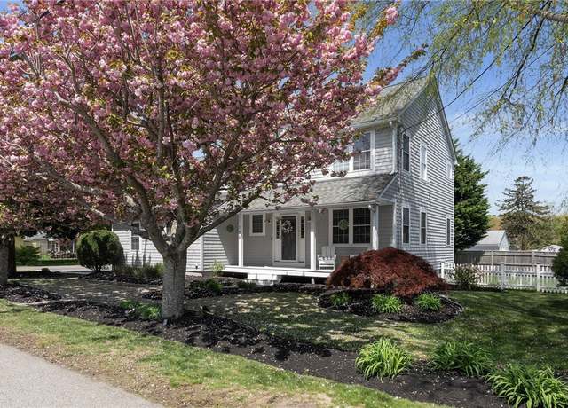Property at 156 Mount View Ave, North Kingstown, RI 02852, 4 beds, 2.5 baths