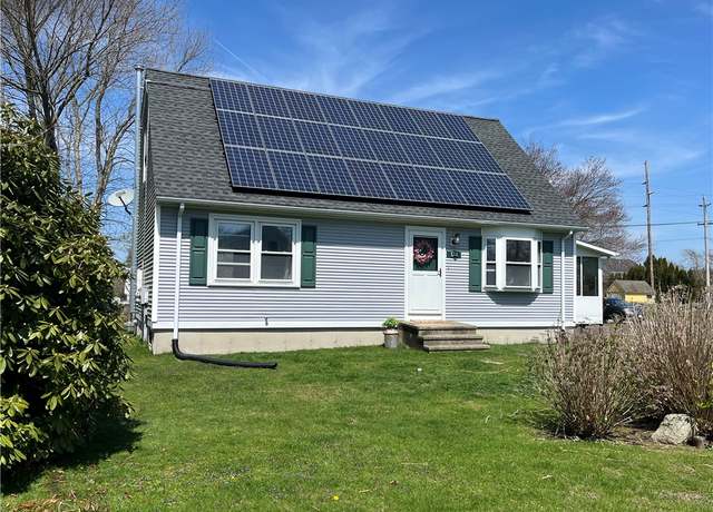 Property at 174 Pasture Farm Dr, Middletown, RI 02842, 3 beds, 2 baths