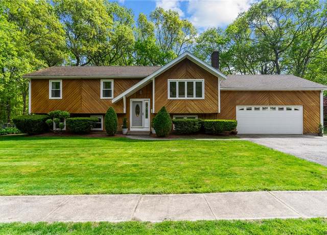 Property at 23 Watercress Ct, Coventry, RI 02816, 3 beds, 2.5 baths