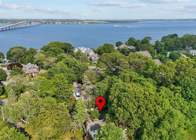 Property at 105 North Rd, North Kingstown, RI 02874, 3 beds, 1 bath