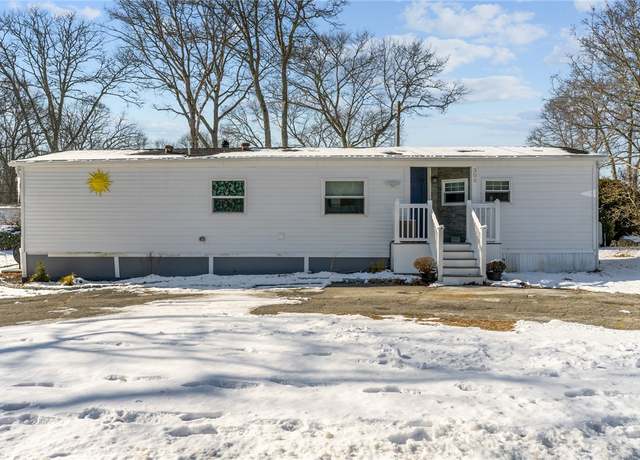 Property at 225 Brayton Rd, Tiverton, RI 02878, 2 beds, 1 bath